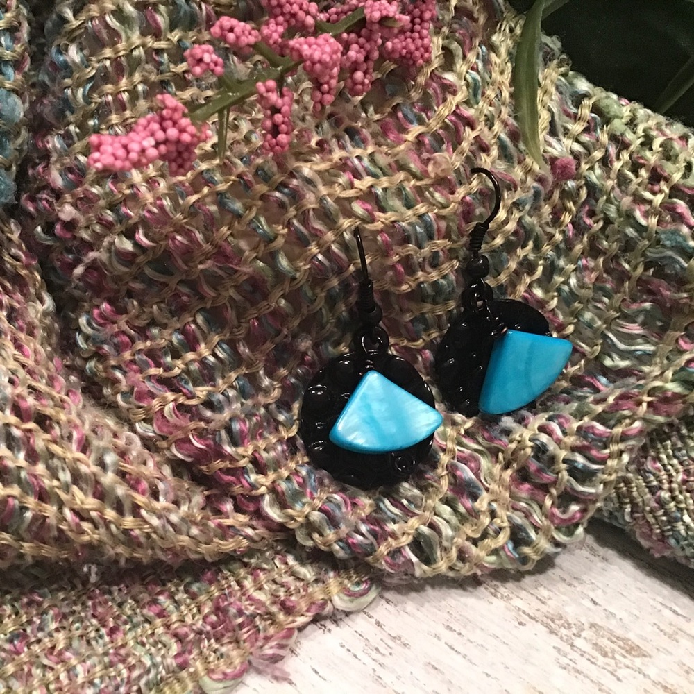 #75 Black Earrings